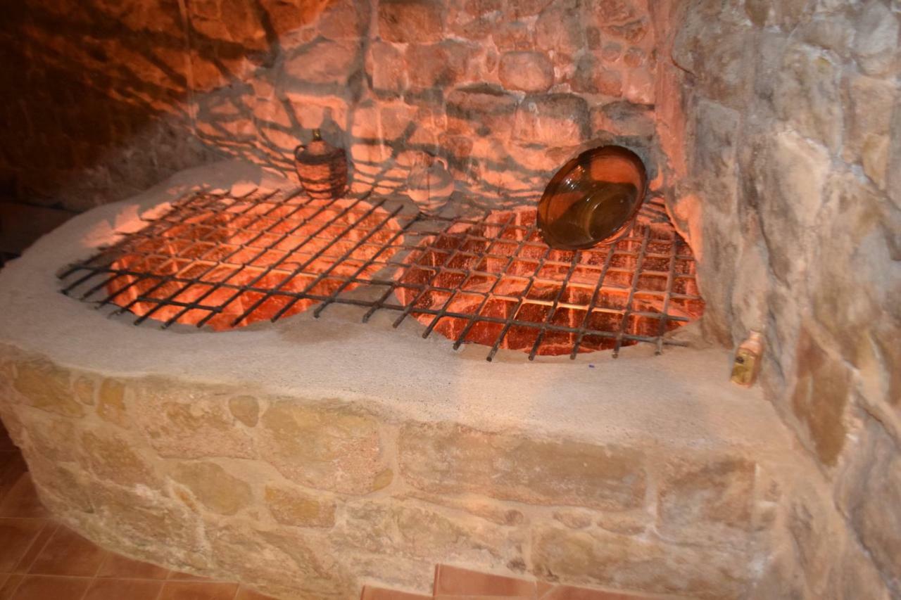 Apartamentos La Muralla Horta de Sant Joan Esterno foto