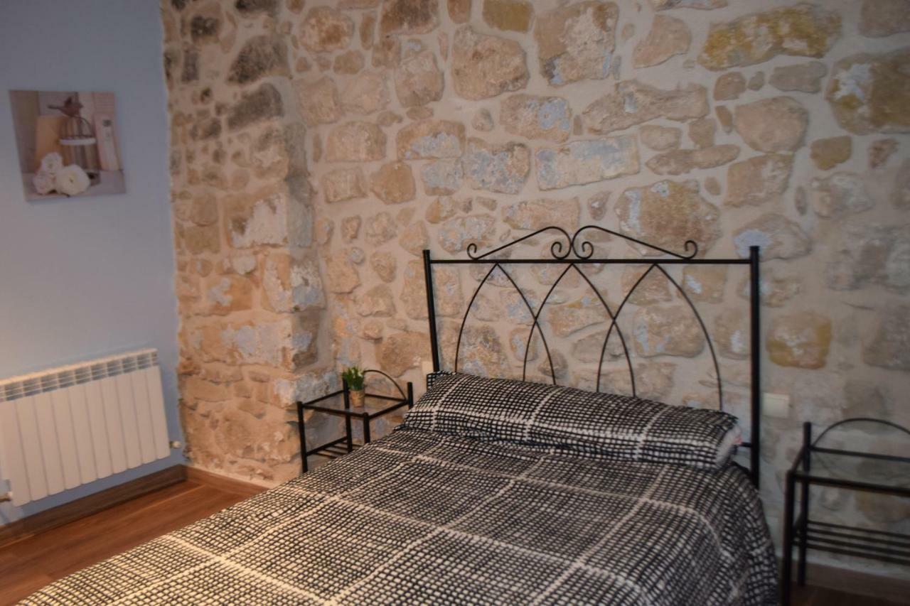 Apartamentos La Muralla Horta de Sant Joan Esterno foto