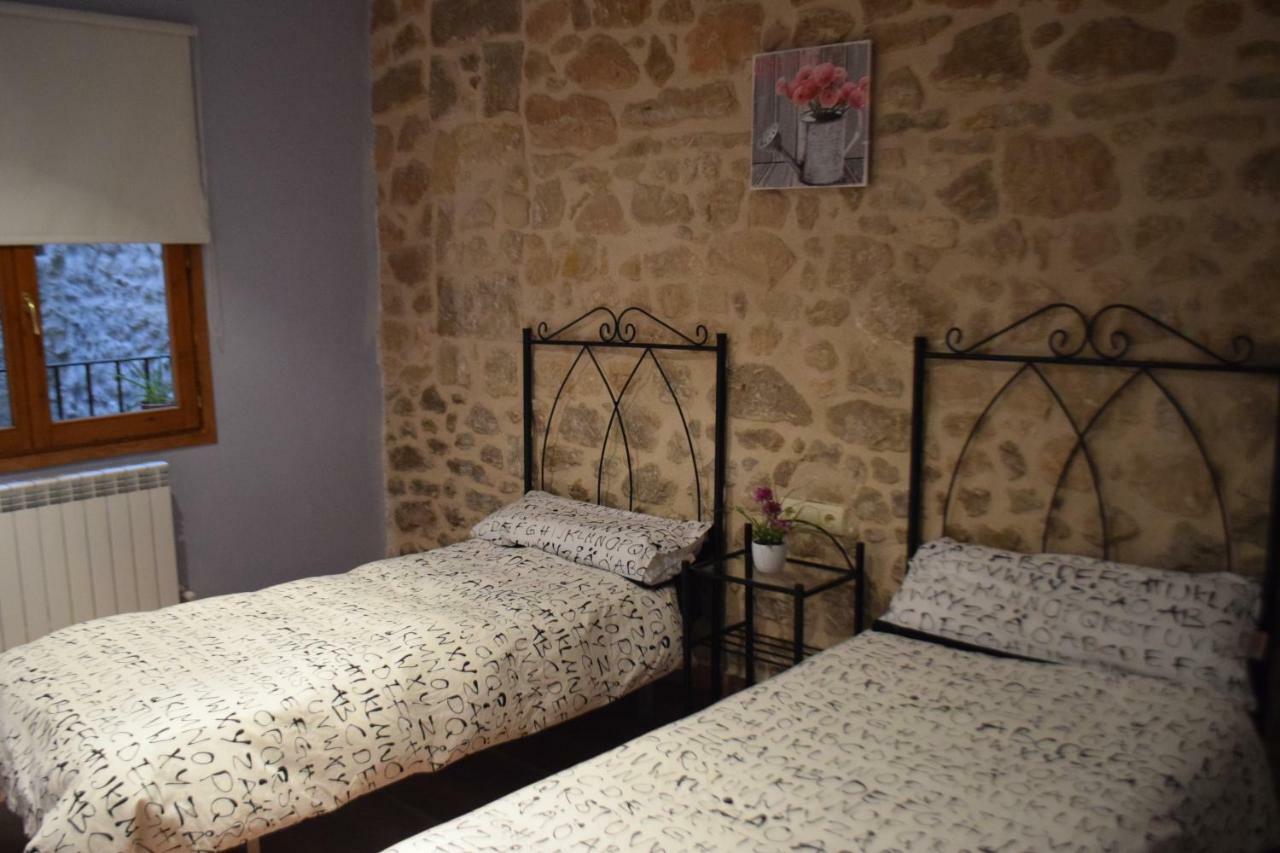 Apartamentos La Muralla Horta de Sant Joan Esterno foto