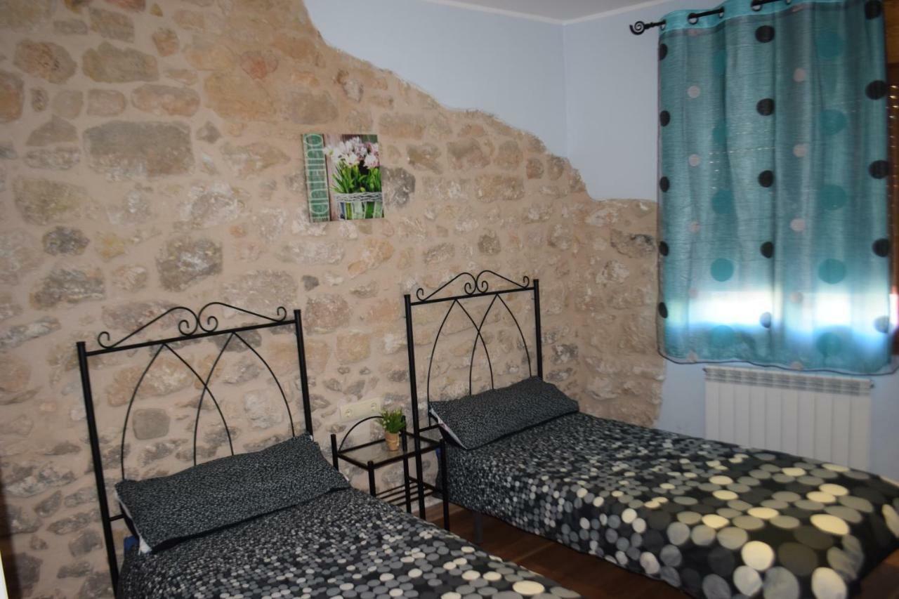 Apartamentos La Muralla Horta de Sant Joan Esterno foto